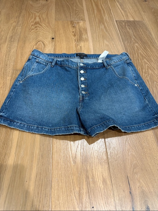 Banana Republic Pants - Banana Republic Size 34/18 Women's Blue Denim Button Fly Medium Wash Shorts